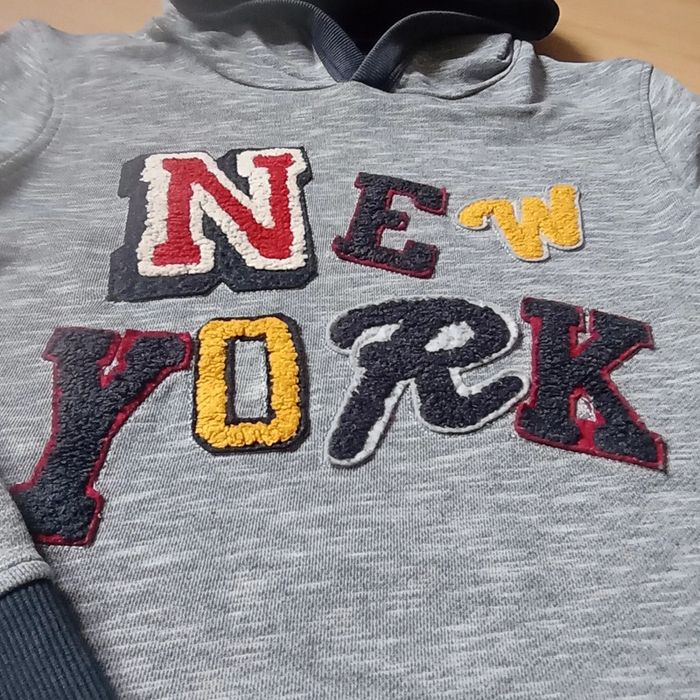 Beau sweat 10 ans 🍀 tape à l'œil 🍀 très bon état - photo numéro 4