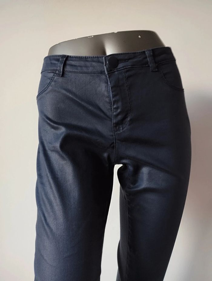 Slim bleu marine effet ciré Naf Naf taille L - photo numéro 2