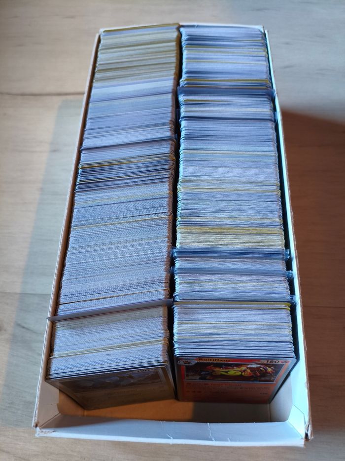 Lot de 100 cartes Pokémon VF en très bon état
