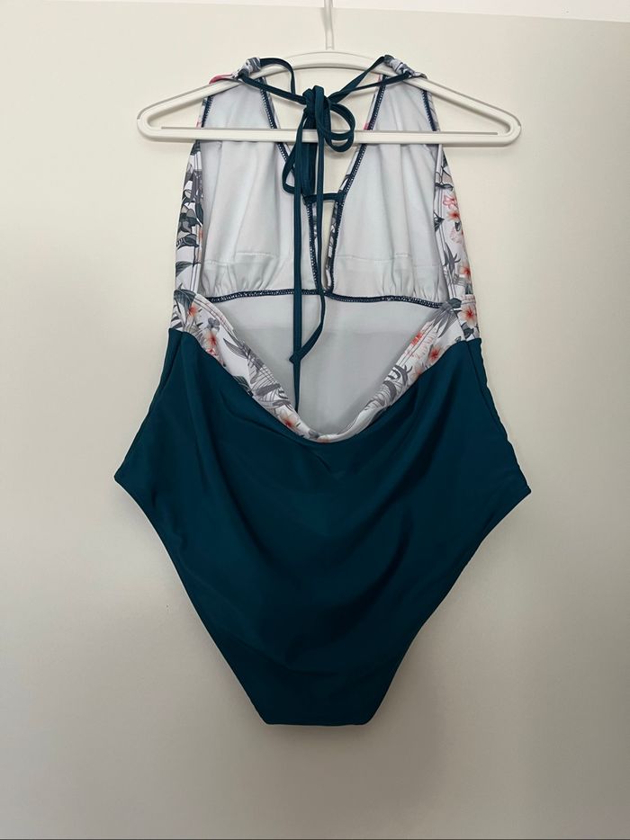 Maillot de bain bleu SHEIN 1XL – grande taille, stylé & flatteur, parfait état - photo numéro 2