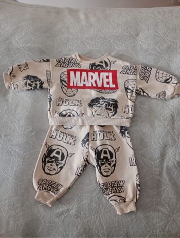 Ensemble bébé Marvel beige taille 12 mois