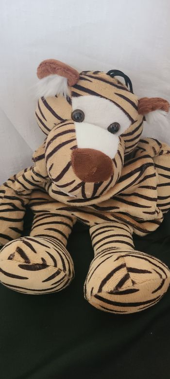 doudou tigre range pyjama ou bouillotte