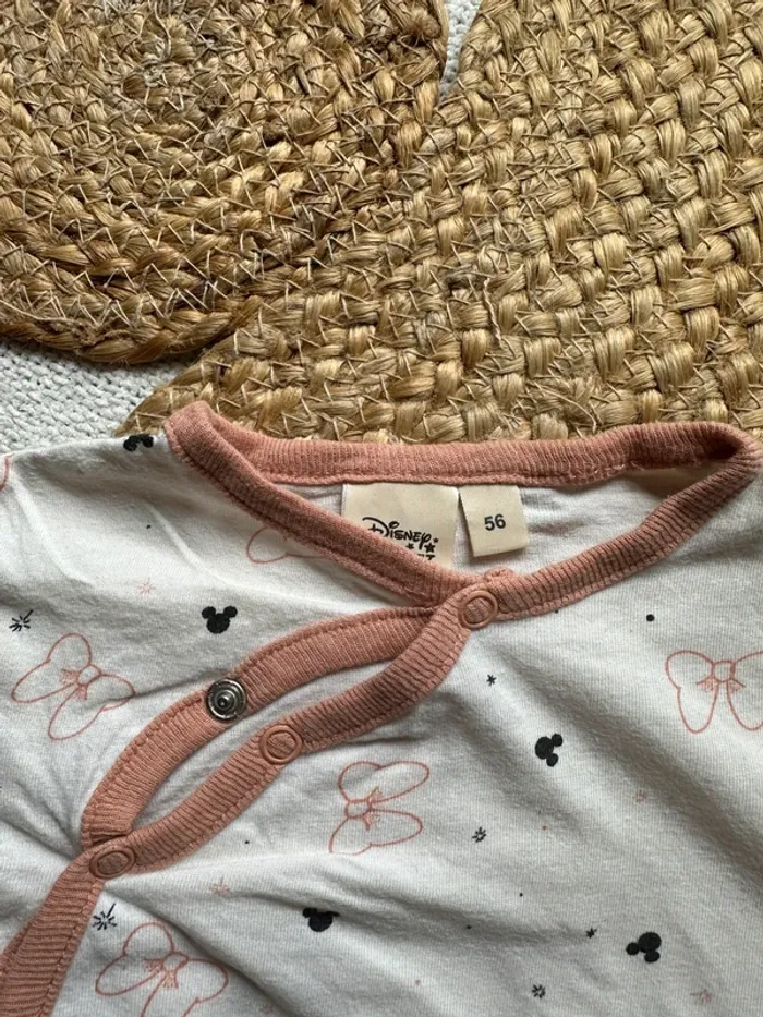 Pyjama 1 pièce Minnie – Fin – Très bon état – Taille 56 cm - photo numéro 5