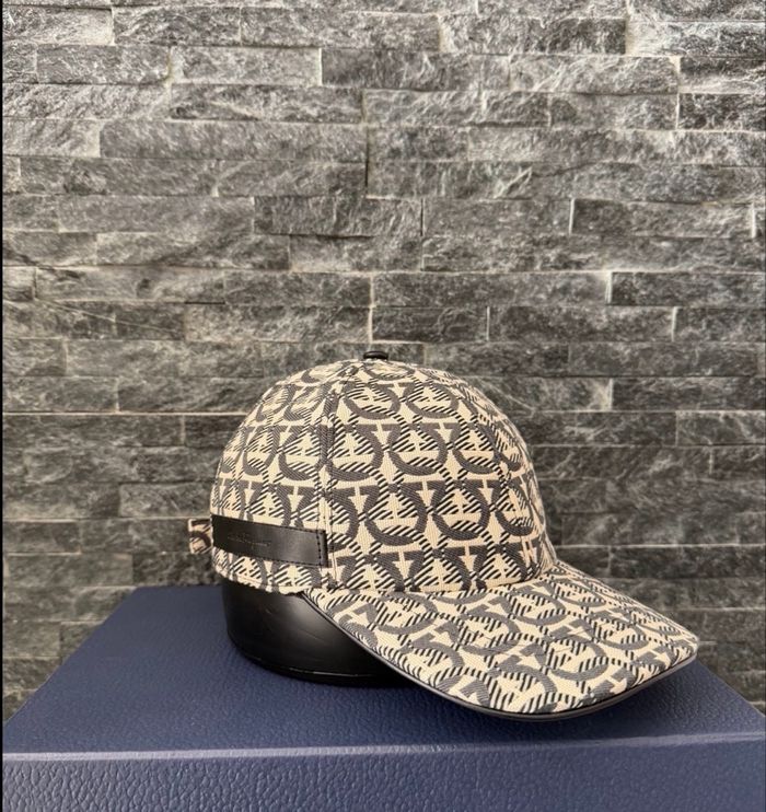 Casquette ferragamo - photo numéro 5