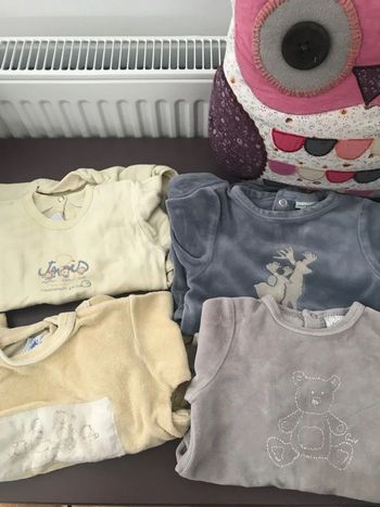 Lot 4 babygros pyjamas 6 mois petit bateau
