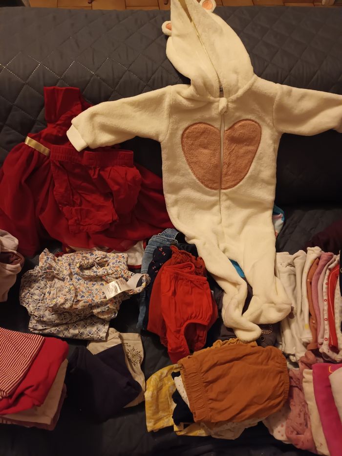 Vetement Lot de 12 mois  fille - photo numéro 2
