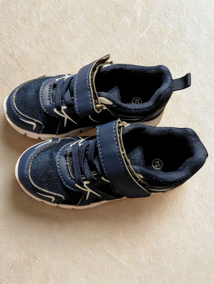 Baskets bleues marines garçon - photo numéro 2