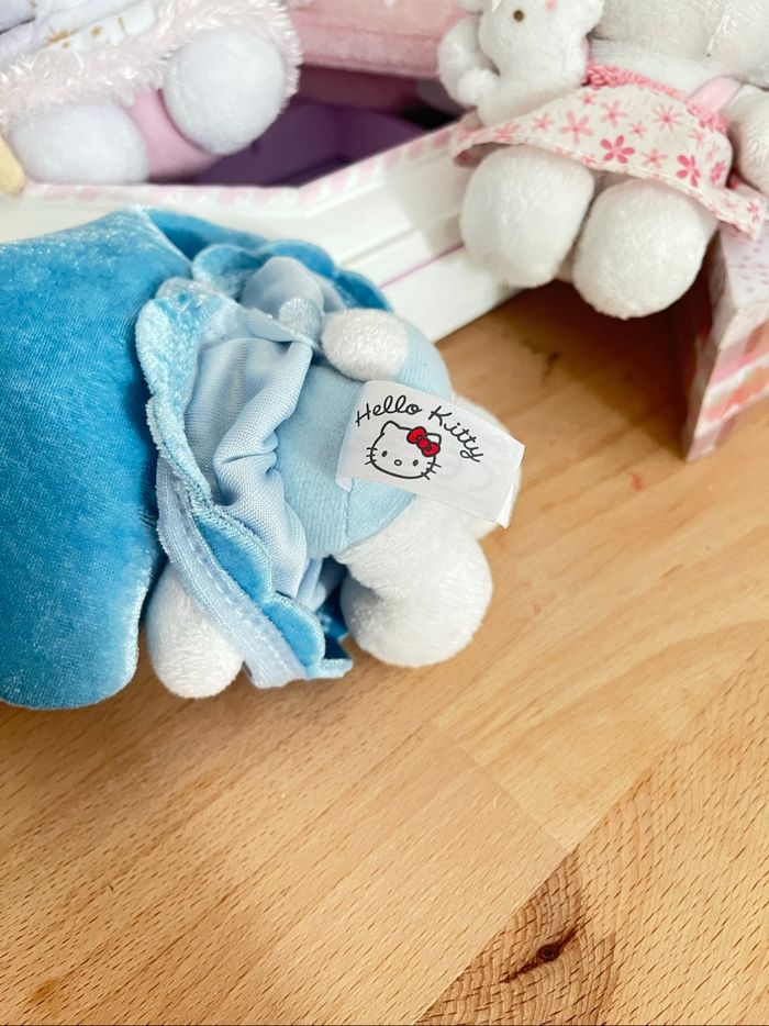 Lot  5 peluches hello Kitty - photo numéro 3
