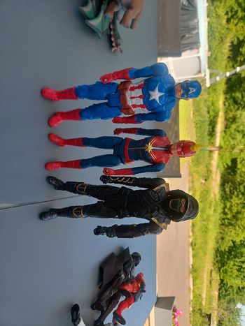 Lot de 3 figurines marvel 30cm