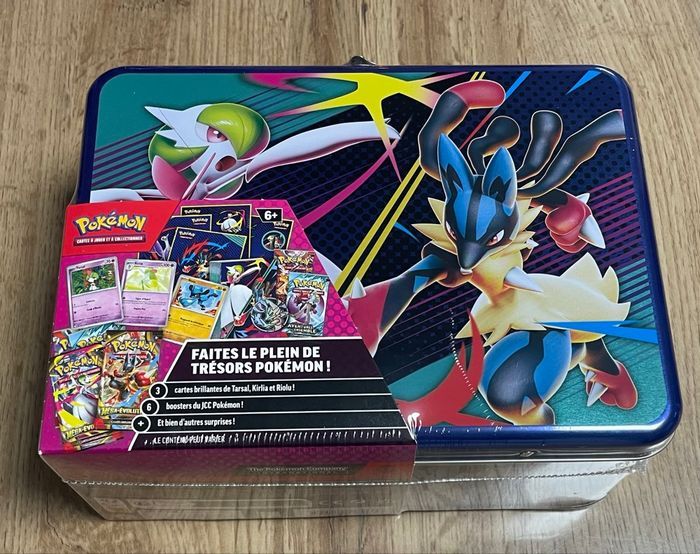 Pokémon coffre au trésors valisette mega évolution