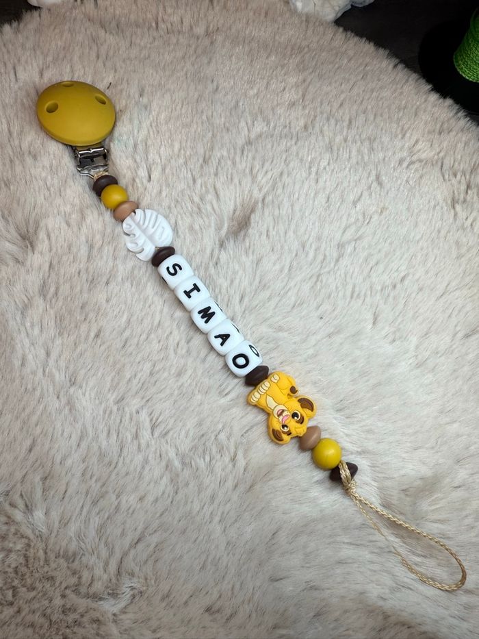 Attache tétine Simba