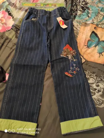 Pantalon neuf taille 8 10 Ans