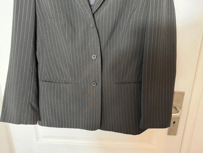 Tailleur pantalon comme neuf - photo numéro 9