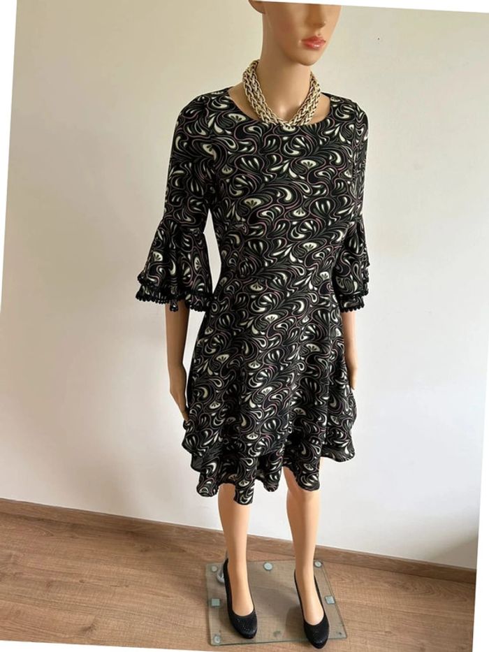 Robe imprimée multicolore Maggie Sweet taille S jamais portée - photo numéro 4