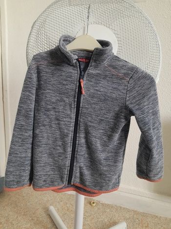 Veste polaire fille. Taille  5 ans  TISSAÏA (Leclerc )