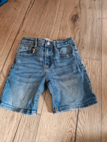 Short jeans