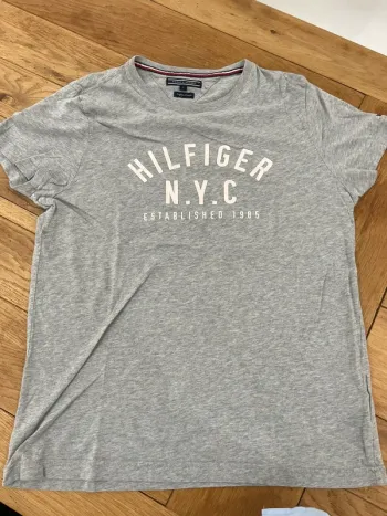 T-shirt hilfiger