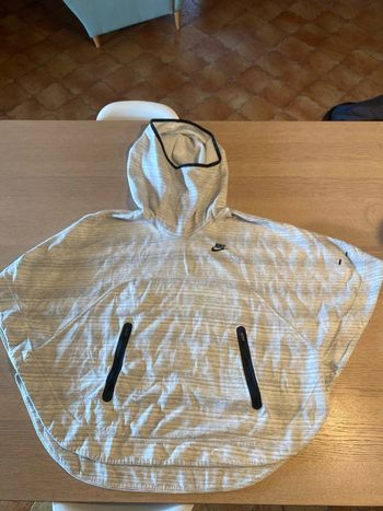 Poncho Nike taille S