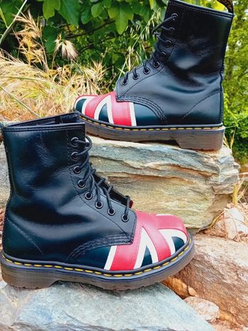 Dr. Martens Union Jack 36