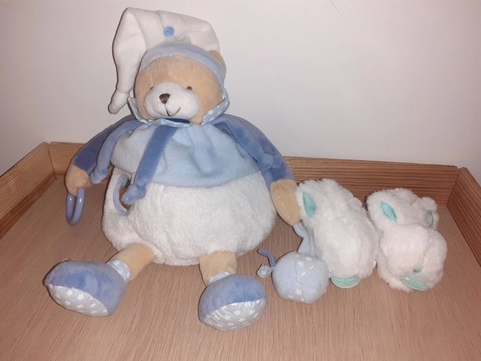 Ourson d'activité et chaussons doudou et compagnie