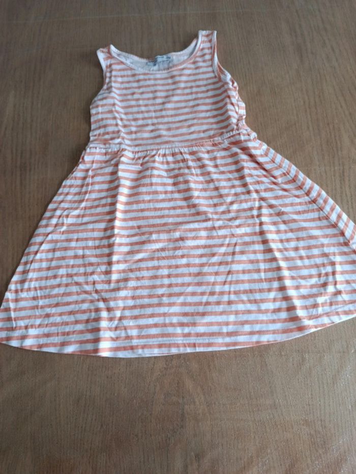 Robe rayée orange et blanc