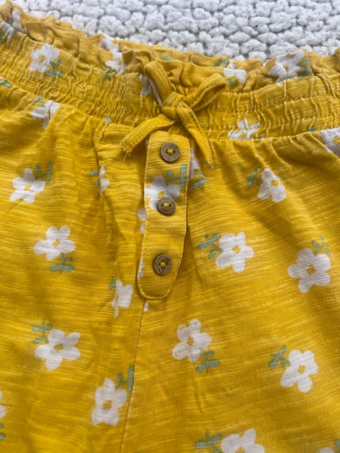 Pantalon jaune sarouel chiné imprimé fleuris taille 18 mois Kiabi - photo numéro 2