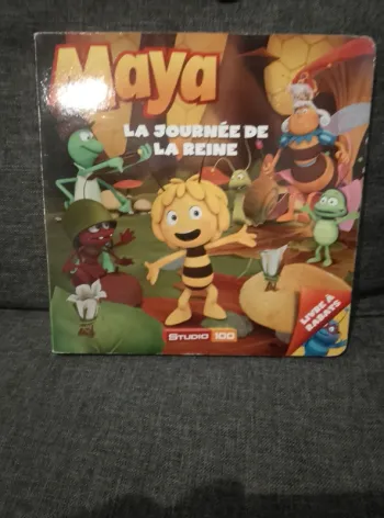 Livre rigide enfant - Livre à rabats - Maya, la journée de la reine