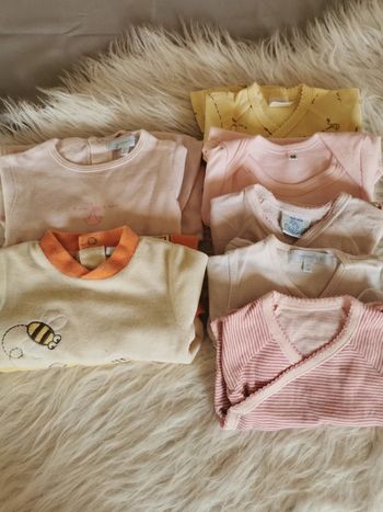 Lot de pyjamas et bodies