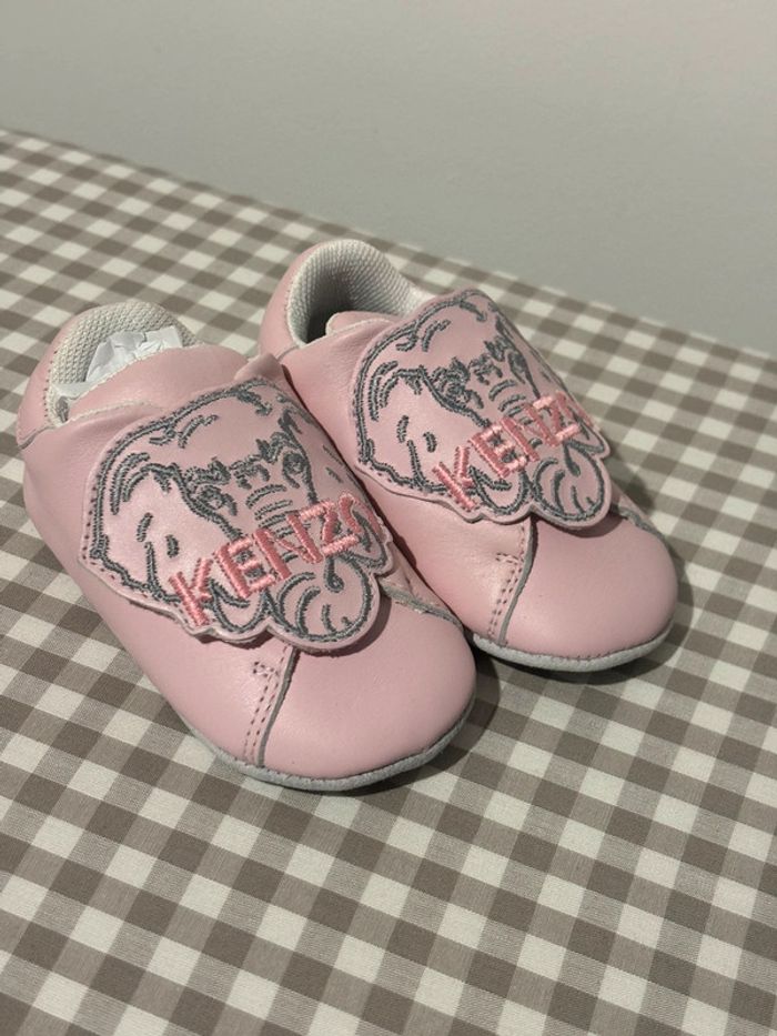 Prix FERME Chaussons à bande auto-agrippante pour bébé fille 18 Kenzo 105€