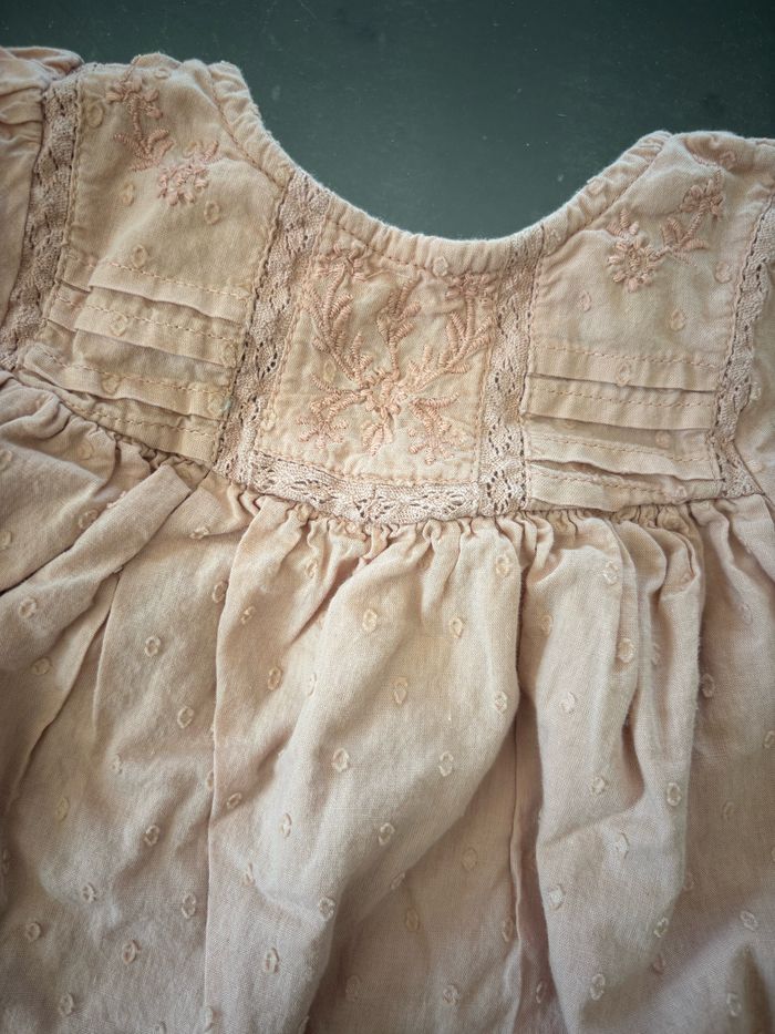 Robe dentelle 6 mois - photo numéro 2