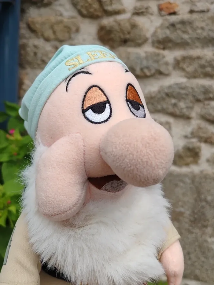 Peluche dormeur - blanche neige et les 7 nains - photo numéro 3