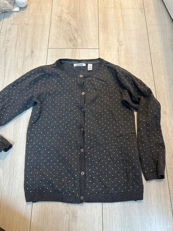 Gilet gris foncé point argenté okaidi 8 ans