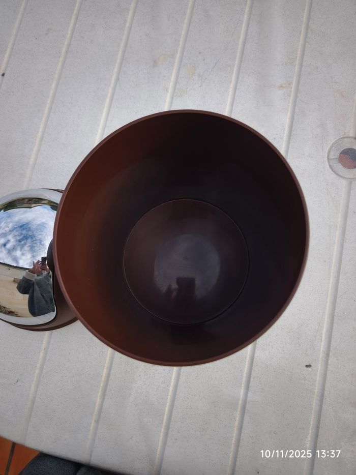 Petite poubelle marron - photo numéro 8