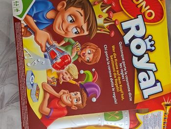 jeu de Uno royal  dès 7 ans