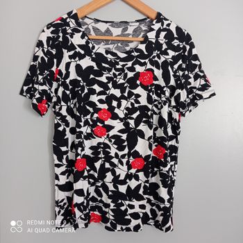 T-shirt à fleurs t42/44