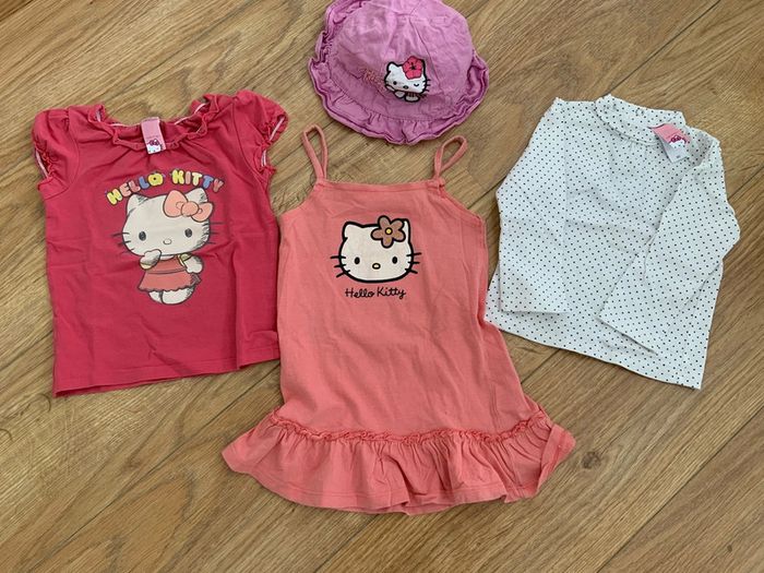 Lot 4 vêtements Hello Kitty 18M - photo numéro 2