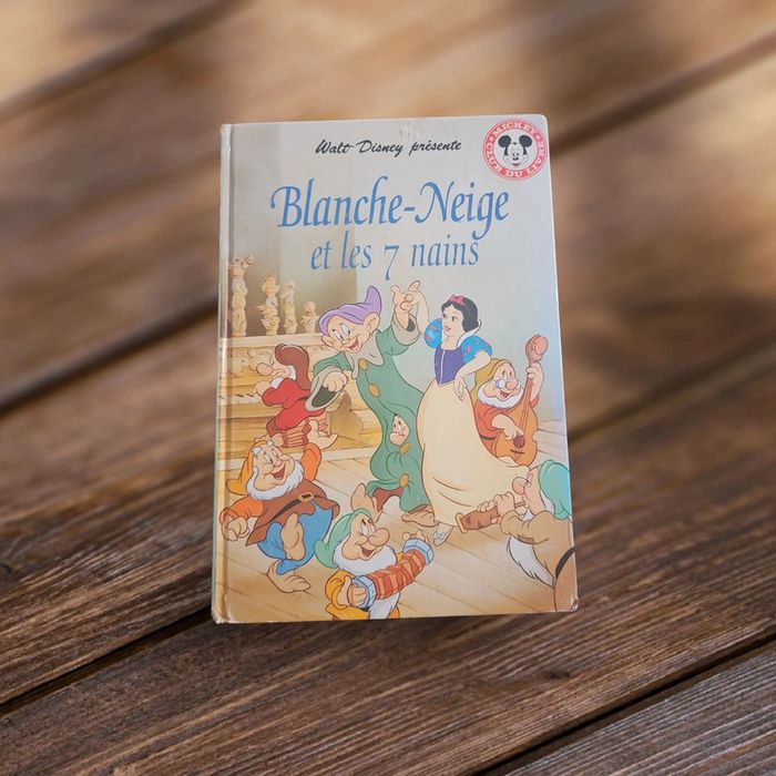 Livre "Blanche-Neige et les 7 nains"