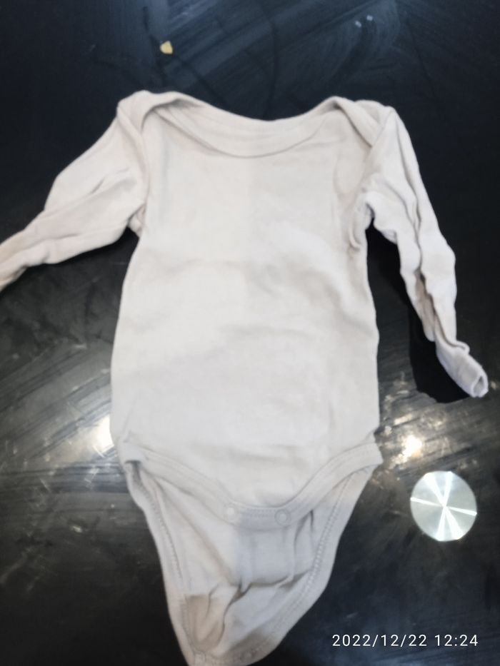 Lot de bodies - photo numéro 2