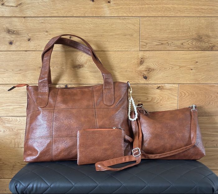 Lot de 3 sacs femme marron élégant – cabas, bandoulière et pochette assortie en similicuir neuf