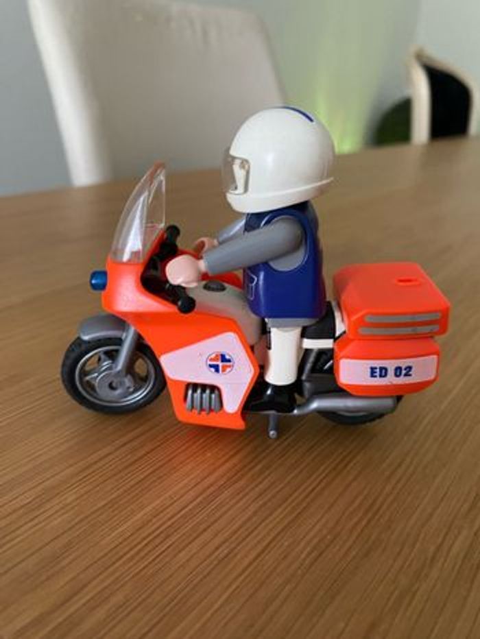 PLAYMOBIL moto + urgentiste - photo numéro 4