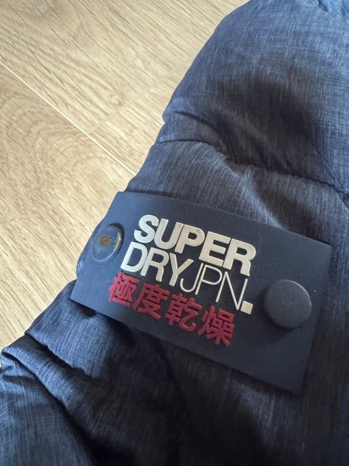 Doudoune à capuche Superdry bleu marine et rouge - photo numéro 4