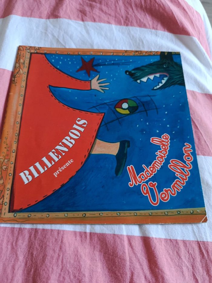 Livre Mademoiselle Vermillon