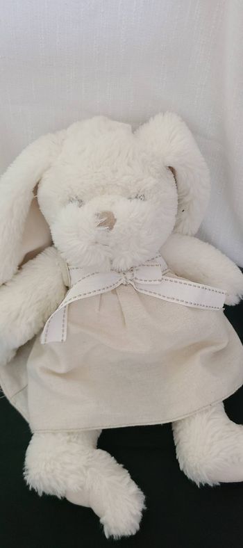peluche lapin robe beige flo blanc bukowski
