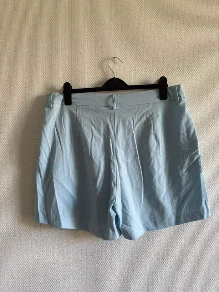 Short bleu ciel - taille 44 - photo numéro 4