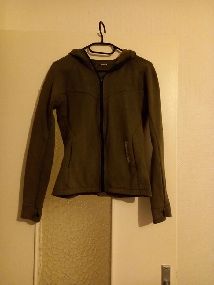 Veste zippée à capuche
