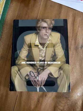 Livre one hundred years of menswear