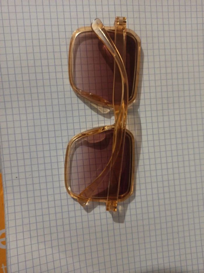 Lunettes de soleil neuve - photo numéro 2