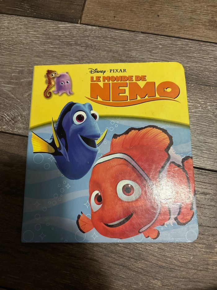 Livre cartonné le monde de Némo