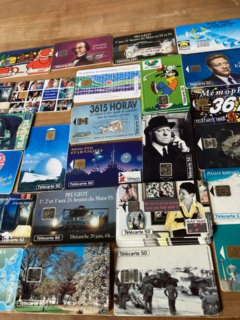 Lot de 46 cartes téléphoniques