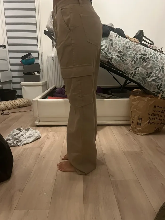 Cargo stradivarius beige taille 42 neuf avec étiquette - photo numéro 7